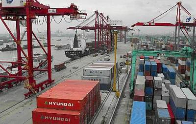 上海港上半年集裝箱吞吐量超釜山，經濟縱橫彰顯上海貿易新動能
